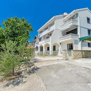 https://apartments-mate-sveti-petar.hotelinzadar.com